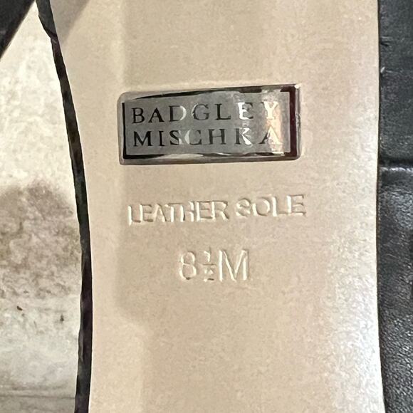 Badgley Mischka Leather Lasercut Accents Black Pumps Size 8.5 M - Picture 13 of 16